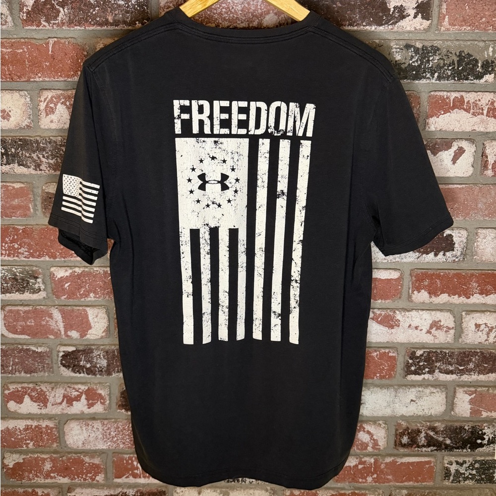 Under Armour Loose Black Freedom Graphic Tee